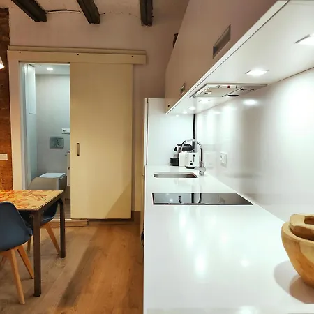 Location In El Born Modern Super Comfy Appartamento